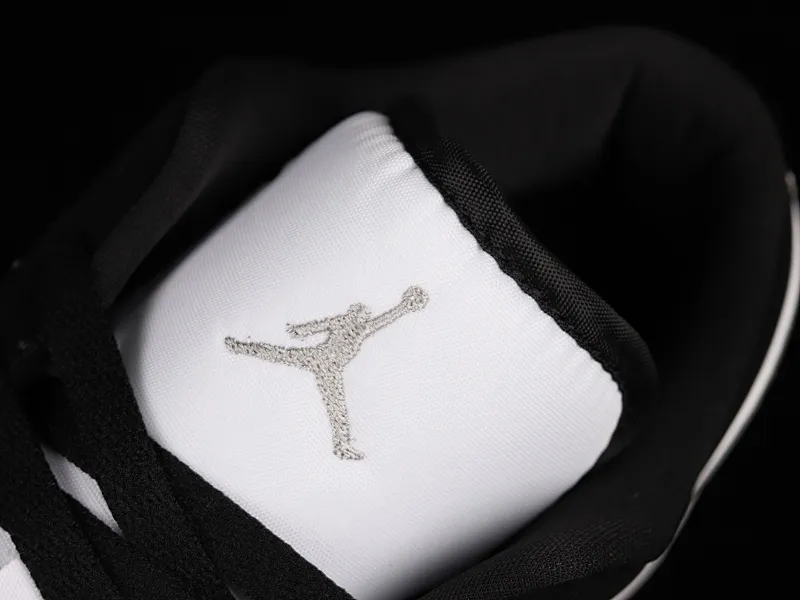 All categories Air Jordan Jordan series basketball shoes Air Jordan 1 Low Air Jordan 1 Low "New Emerald" AJ1 Joe 1 black and white gray 552780-018